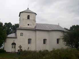 Biserica - vedere exterioară